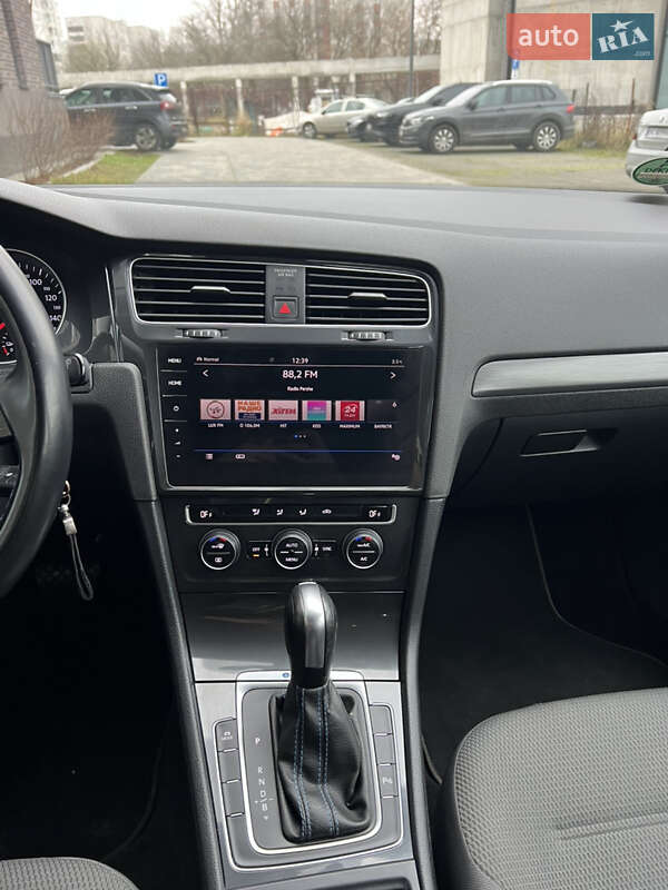 Хетчбек Volkswagen e-Golf 2020 в Львові