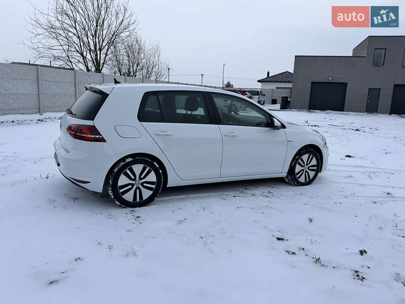 Хетчбек Volkswagen e-Golf 2015 в Рівному