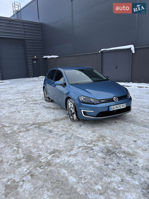 Хетчбек Volkswagen e-Golf 2015 в Києві