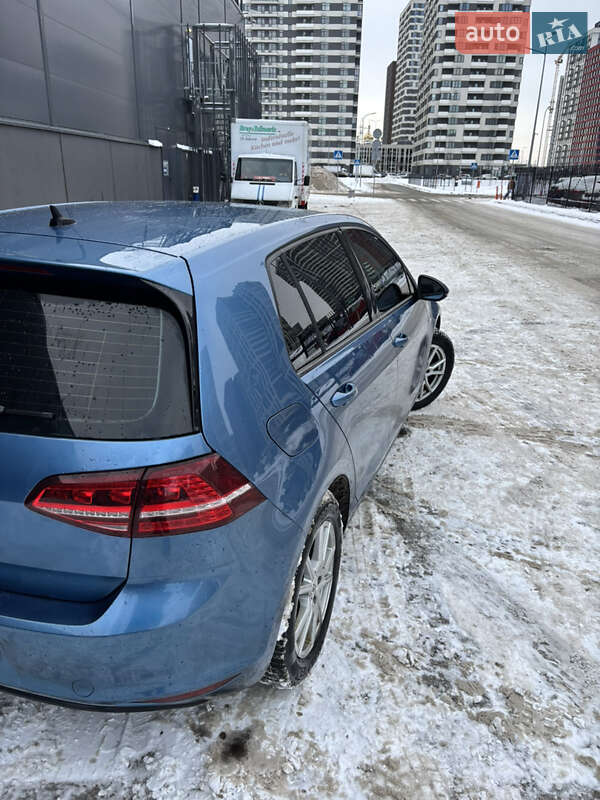 Хетчбек Volkswagen e-Golf 2015 в Києві