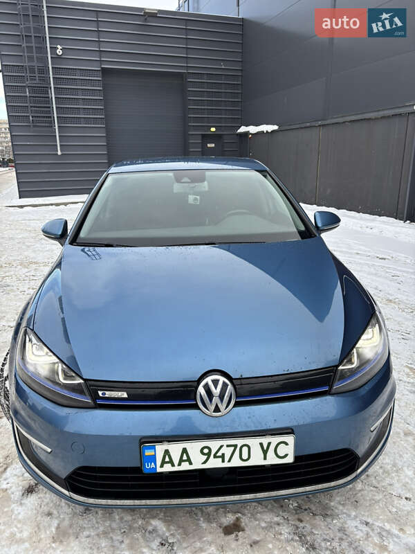 Хетчбек Volkswagen e-Golf 2015 в Києві