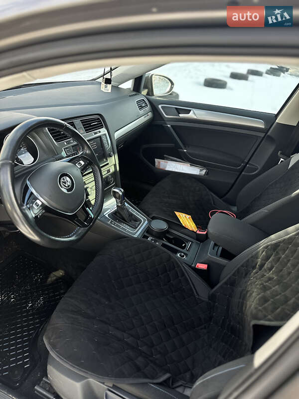 Хетчбек Volkswagen e-Golf 2015 в Рівному