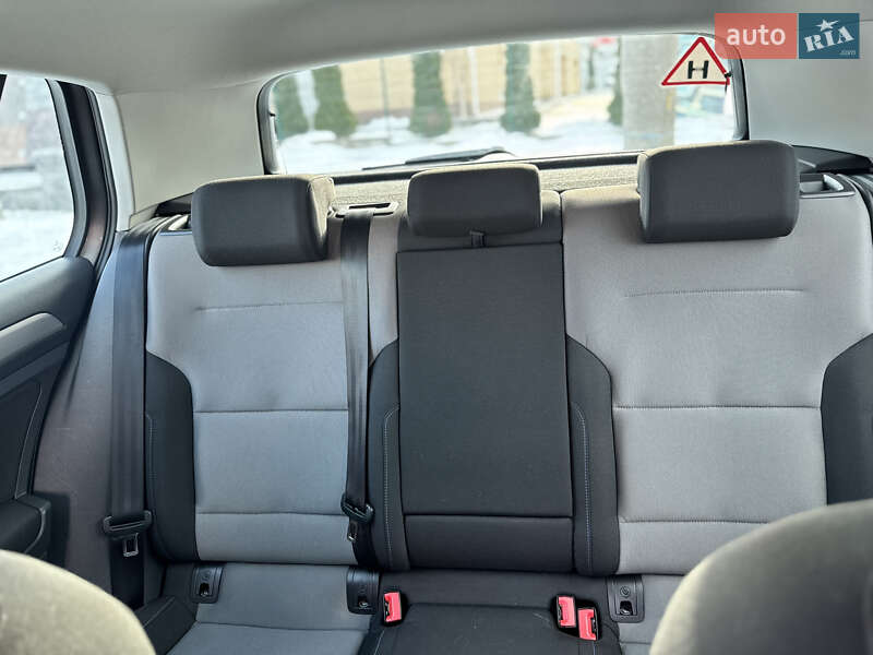 Хетчбек Volkswagen e-Golf 2015 в Рівному