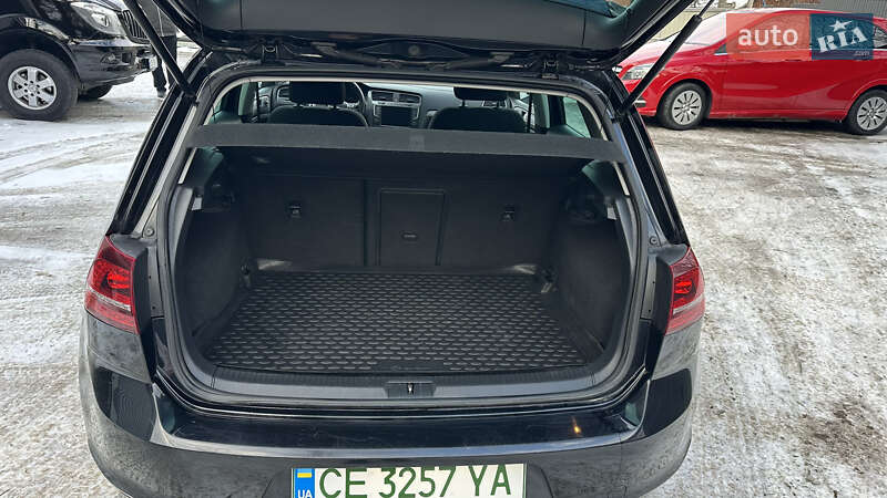 Хетчбек Volkswagen e-Golf 2015 в Чернівцях