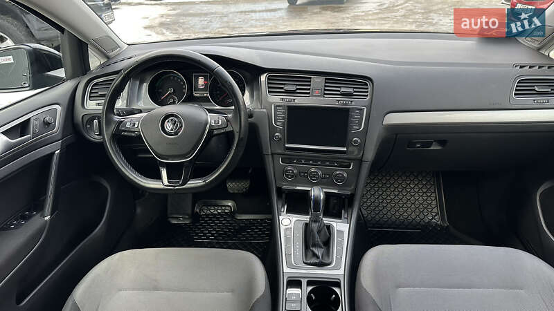 Хетчбек Volkswagen e-Golf 2015 в Чернівцях