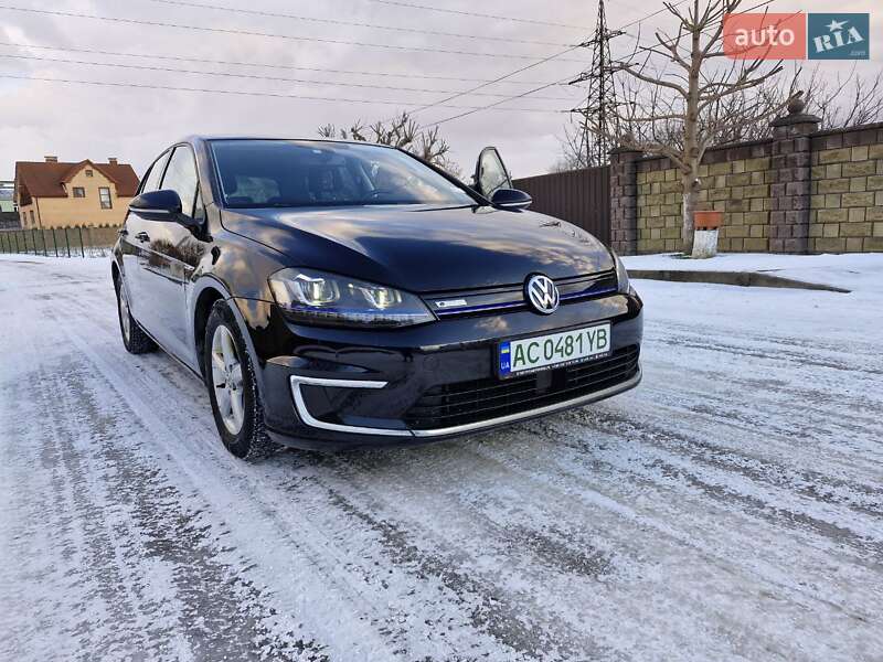 Хетчбек Volkswagen e-Golf 2015 в Луцьку