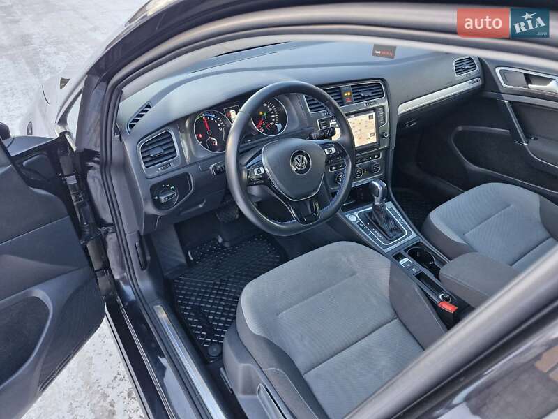 Хетчбек Volkswagen e-Golf 2015 в Луцьку