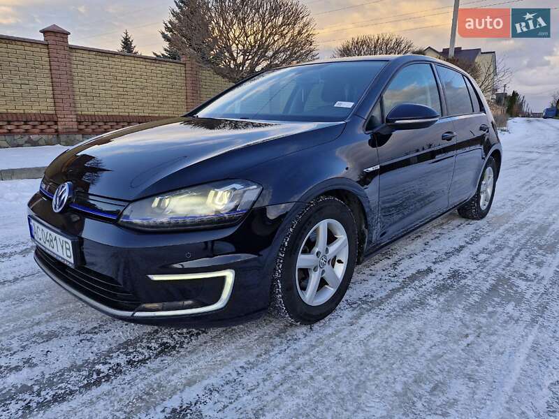 Хетчбек Volkswagen e-Golf 2015 в Луцьку
