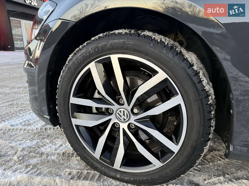 Хэтчбек Volkswagen e-Golf 2019 в Львове