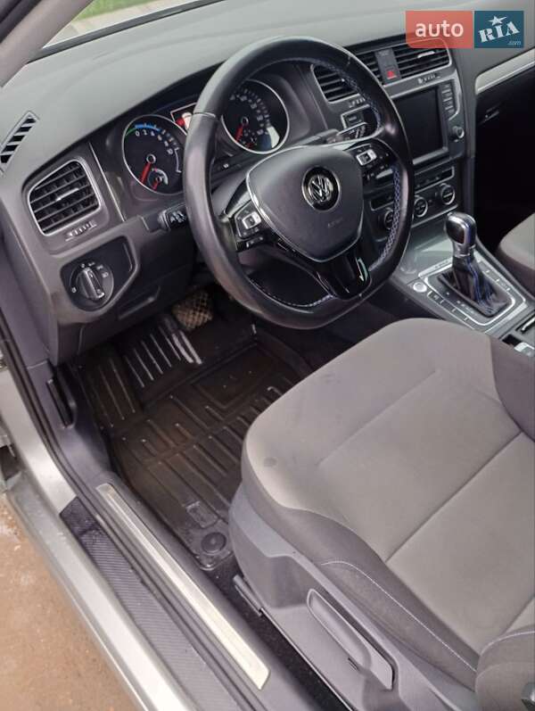 Хетчбек Volkswagen e-Golf 2014 в Олександрії