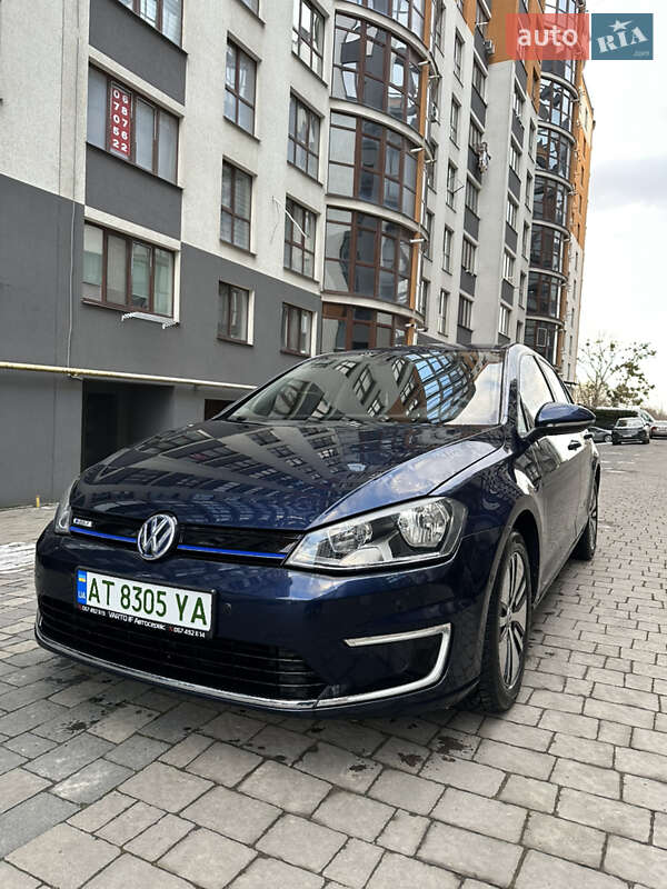 Хетчбек Volkswagen e-Golf 2015 в Івано-Франківську