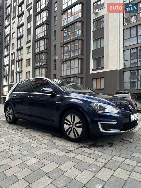 Хетчбек Volkswagen e-Golf 2015 в Івано-Франківську