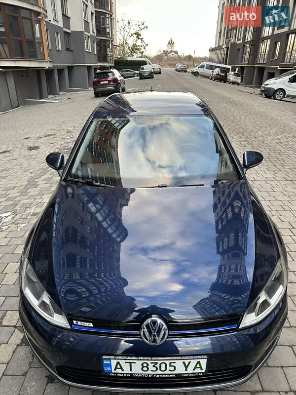 Хетчбек Volkswagen e-Golf 2015 в Івано-Франківську