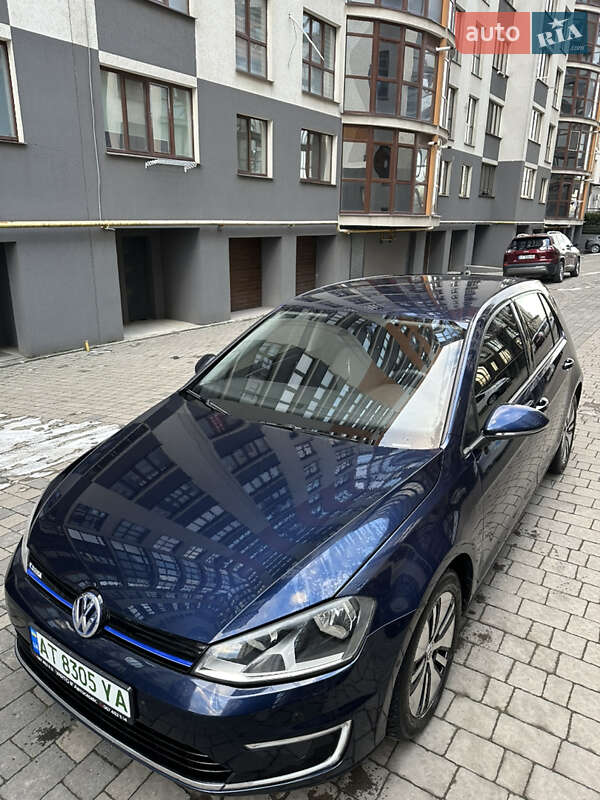 Хетчбек Volkswagen e-Golf 2015 в Івано-Франківську