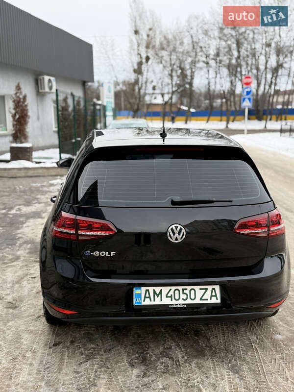 Хетчбек Volkswagen e-Golf 2015 в Житомирі