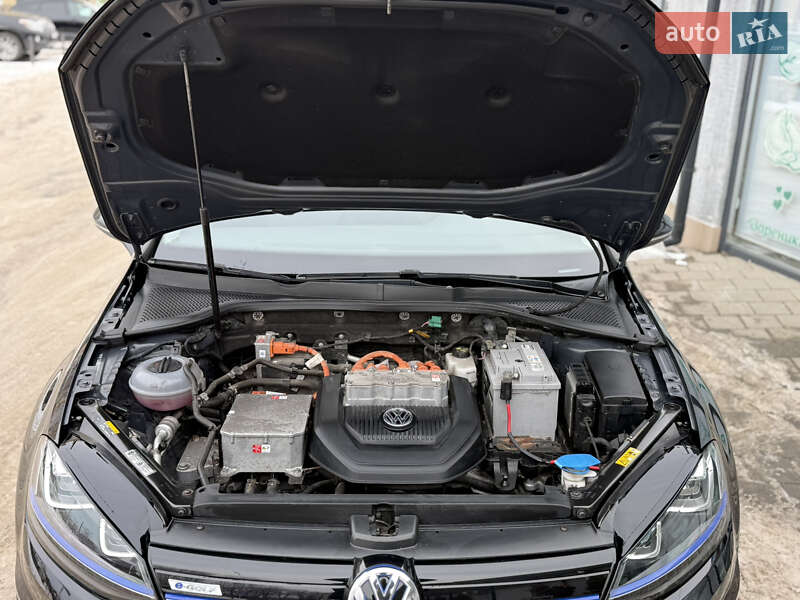 Хетчбек Volkswagen e-Golf 2015 в Житомирі