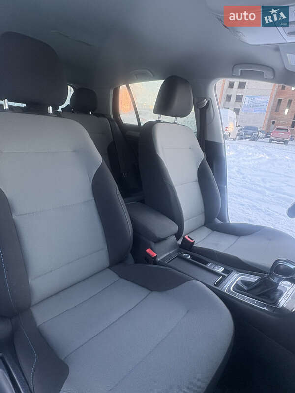 Хетчбек Volkswagen e-Golf 2015 в Тернополі фото 17 Хетчбек Volkswagen e-Golf 2015 в Тернополі