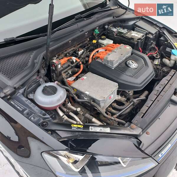 Хэтчбек Volkswagen e-Golf 2016 в Козельце