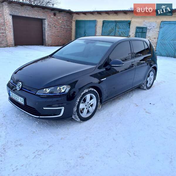 Хэтчбек Volkswagen e-Golf 2016 в Козельце