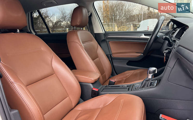 Хетчбек Volkswagen e-Golf 2019 в Львові фото 19 Хетчбек Volkswagen e-Golf 2019 в Львові