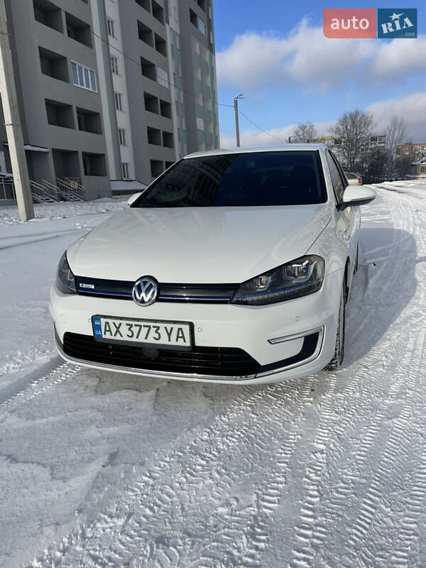 Volkswagen e-Golf 2014