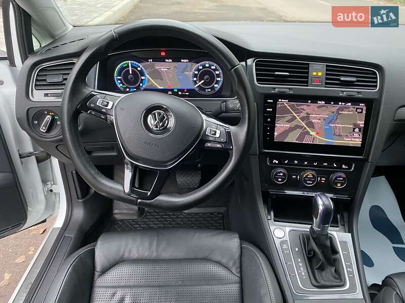 Volkswagen e-Golf 2017 Volkswagen e-Golf 2017