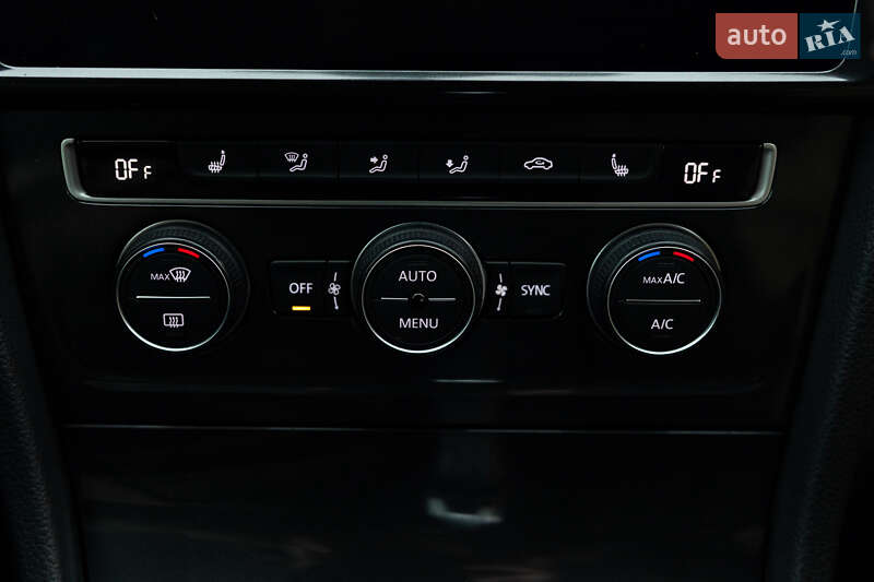 Хэтчбек Volkswagen e-Golf 2019 в Луцке фото 62 Хэтчбек Volkswagen e-Golf 2019 в Луцке