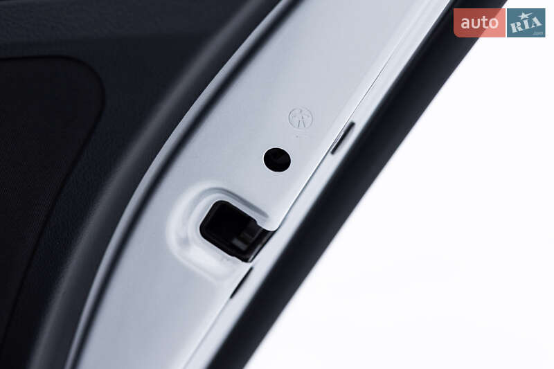 Хэтчбек Volkswagen e-Golf 2019 в Луцке фото 79 Хэтчбек Volkswagen e-Golf 2019 в Луцке