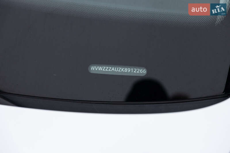 Хэтчбек Volkswagen e-Golf 2019 в Луцке фото 98 Хэтчбек Volkswagen e-Golf 2019 в Луцке