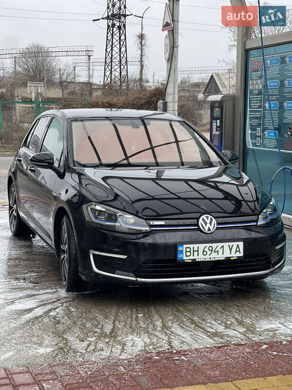 Хэтчбек Volkswagen e-Golf 2019 в Одессе фото 94 Хэтчбек Volkswagen e-Golf 2019 в Одессе