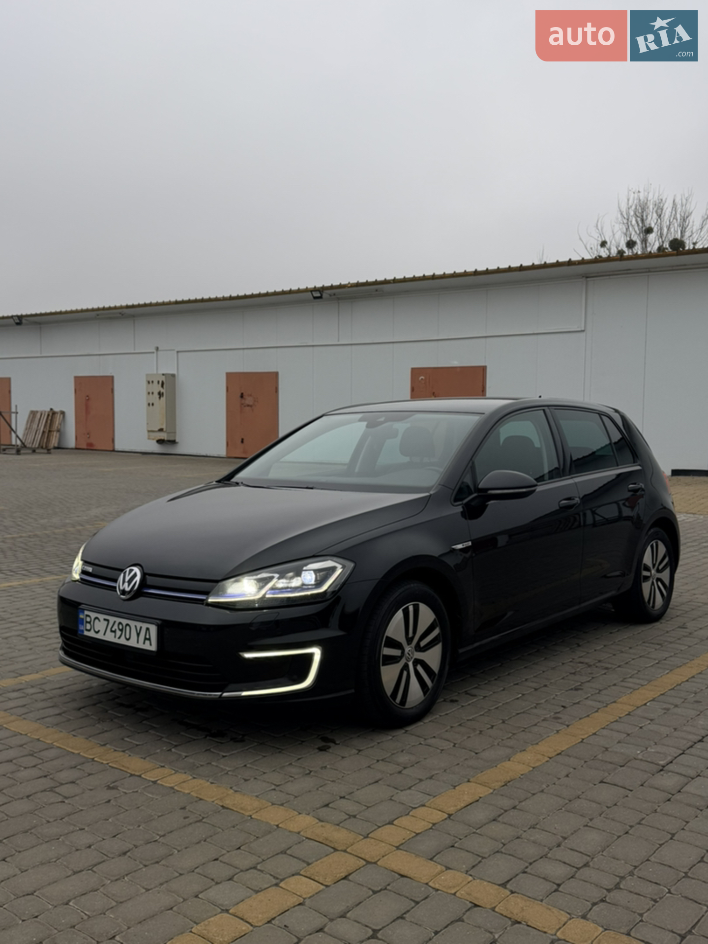 2017 Volkswagen Golf - фото 1