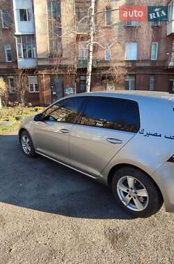 Хетчбек Volkswagen e-Golf 2014 в Кам'янському