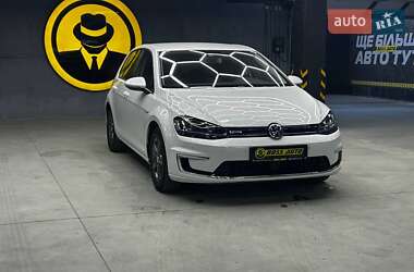 Хэтчбек Volkswagen e-Golf 2015 в Черновцах