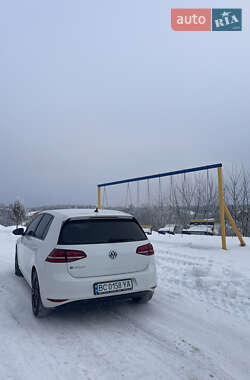 Хетчбек Volkswagen e-Golf 2015 в Львові