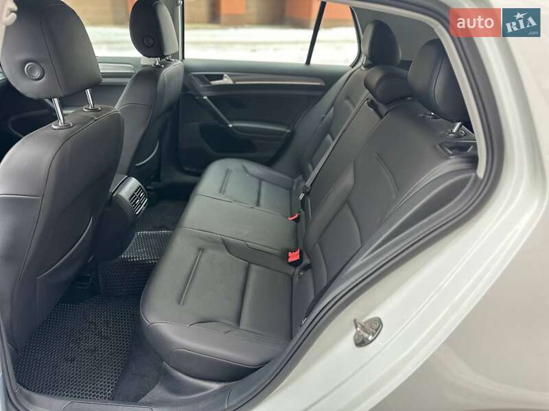 Хэтчбек Volkswagen e-Golf 2019 в Ивано-Франковске