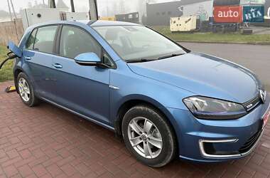Хэтчбек Volkswagen e-Golf 2015 в Светловодске