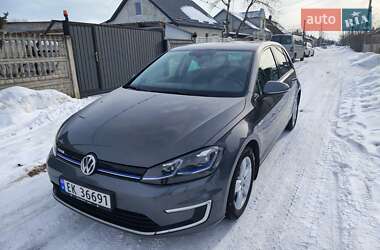 Хетчбек Volkswagen e-Golf 2017 в Дубні