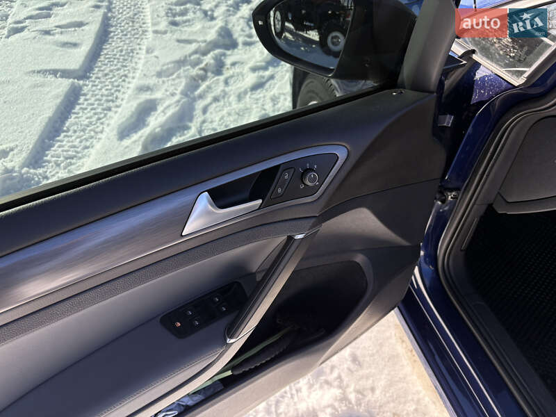 Хэтчбек Volkswagen e-Golf 2017 в Пятихатках