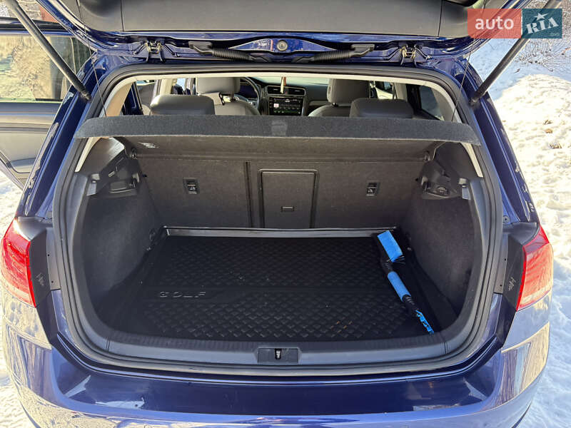 Хэтчбек Volkswagen e-Golf 2017 в Пятихатках