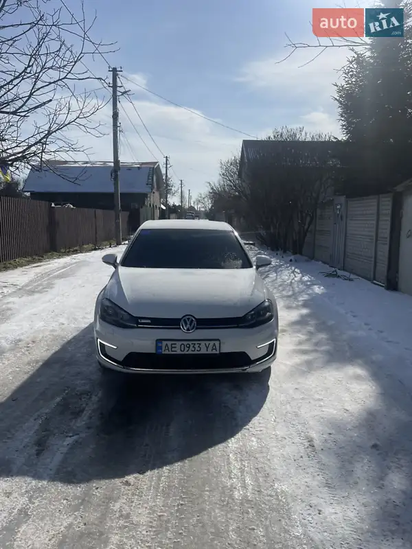 Volkswagen e-Golf 2017 VIN WVWZZZAUZJW907002 фото оголошення 6 з 39