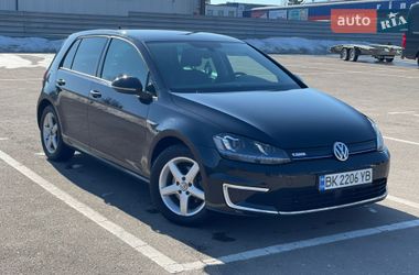 Хетчбек Volkswagen e-Golf 2015 в Рівному