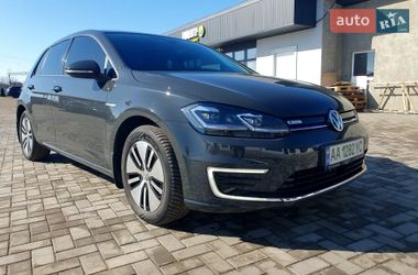 Хэтчбек Volkswagen e-Golf 2020 в Киеве