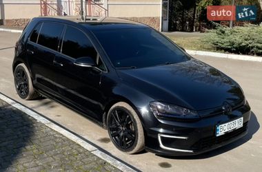Хэтчбек Volkswagen e-Golf 2015 в Львове