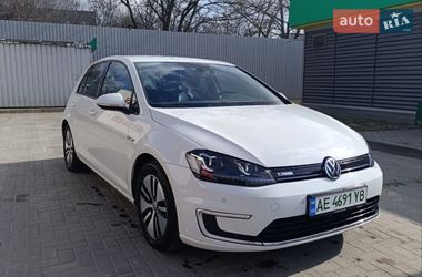 Хетчбек Volkswagen e-Golf 2015 в Дніпрі