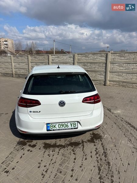 Хэтчбек Volkswagen e-Golf 2014 в Рожище