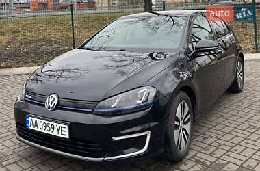 Хэтчбек Volkswagen e-Golf 2015 в Киеве