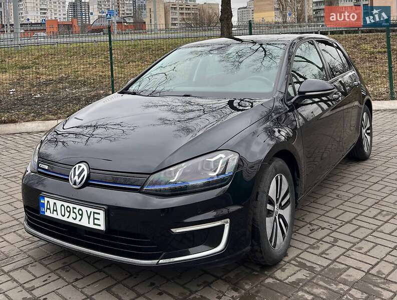 Volkswagen e-Golf 2015