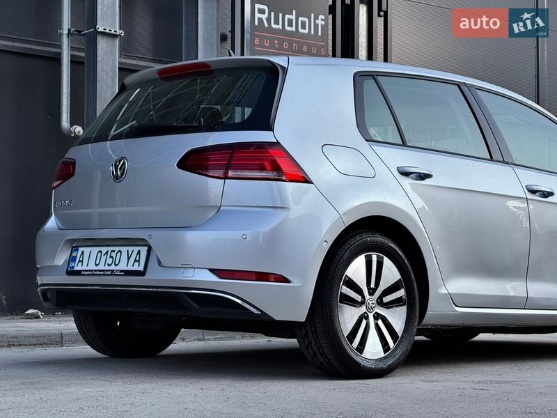 Хэтчбек Volkswagen e-Golf 2019 в Киеве