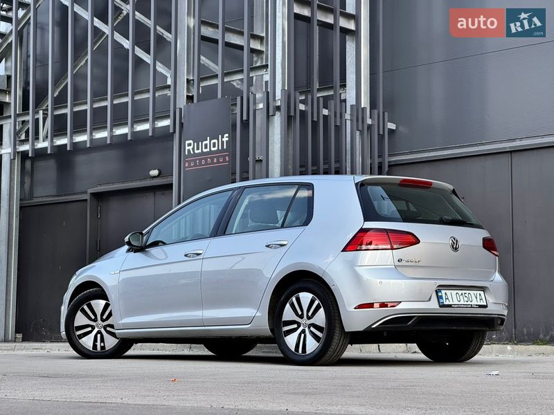 Хэтчбек Volkswagen e-Golf 2019 в Киеве