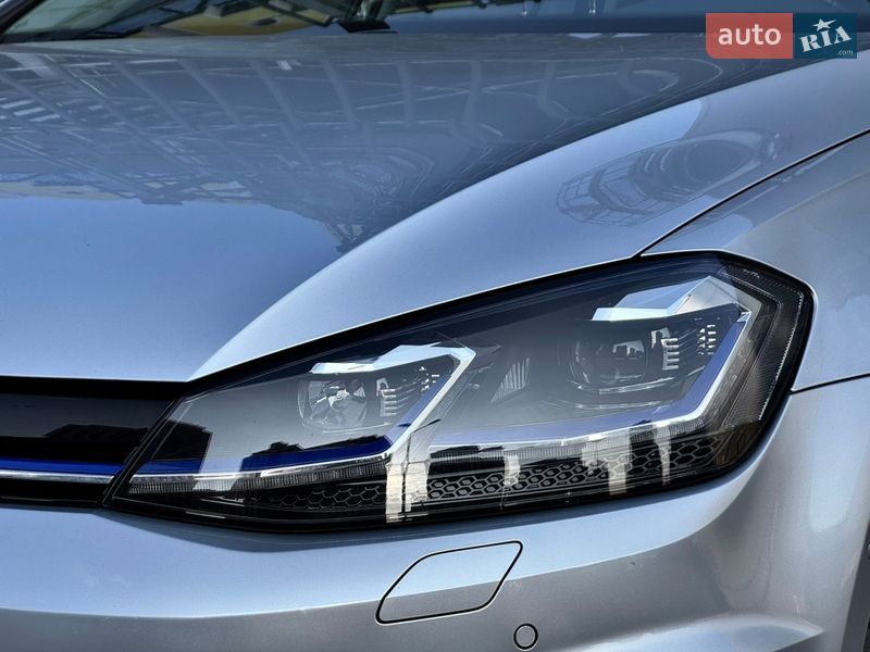 Хэтчбек Volkswagen e-Golf 2019 в Киеве